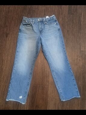 Good American Medium Blue Denim Jeans with Frayed Waist Detail